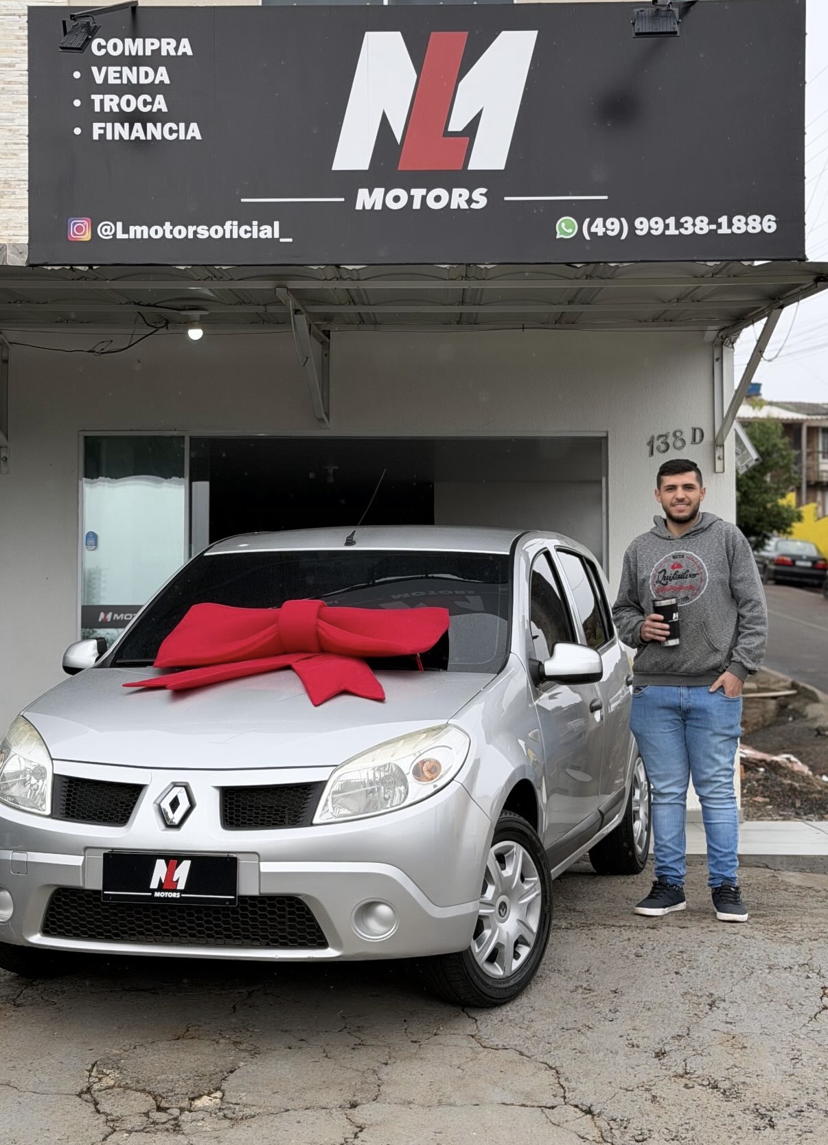 Entrega de Renault Sandero na LM Motors